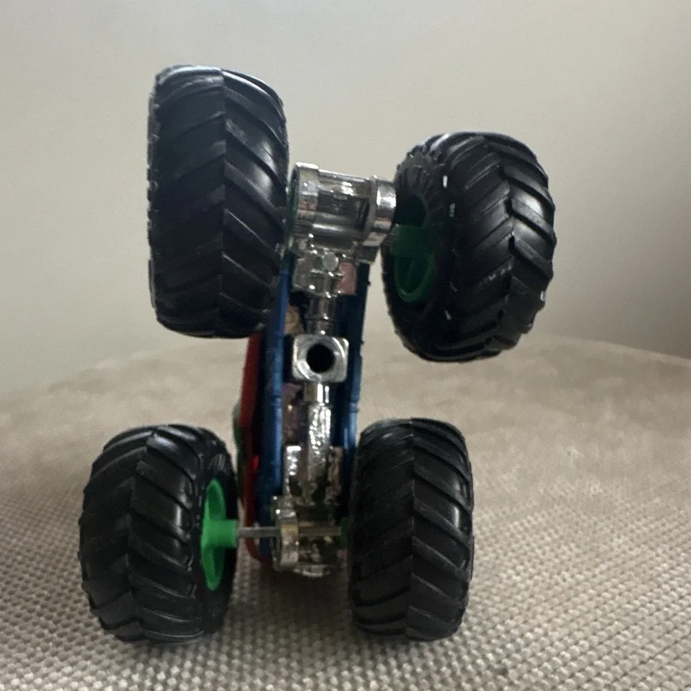 Hot Wheels Monster Jam Diecast Monster Truck Green Orange Blue Black Piran-ahhh